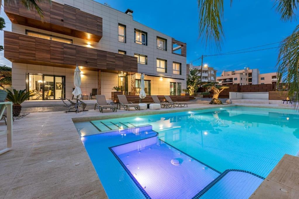5 Stelle Piscina, Jacuzzi, Wifi - 2 Min Dal Mare Διαμέρισμα Miami Playa Εξωτερικό φωτογραφία